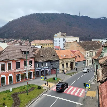 Ema's Vintage Spacious 2 Bedroom With Mountain View Braşov