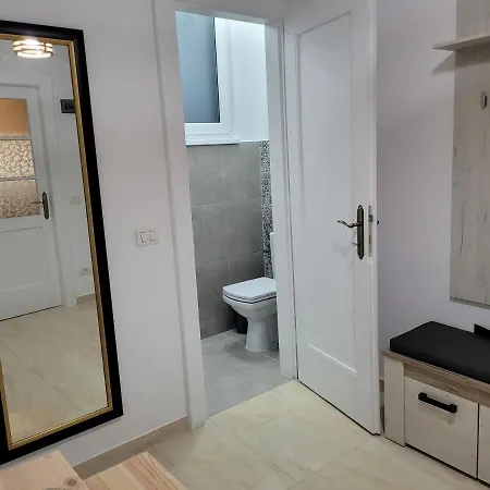 Apartment Ema's Vintage Spacious 2 Bedroom With Mountain View