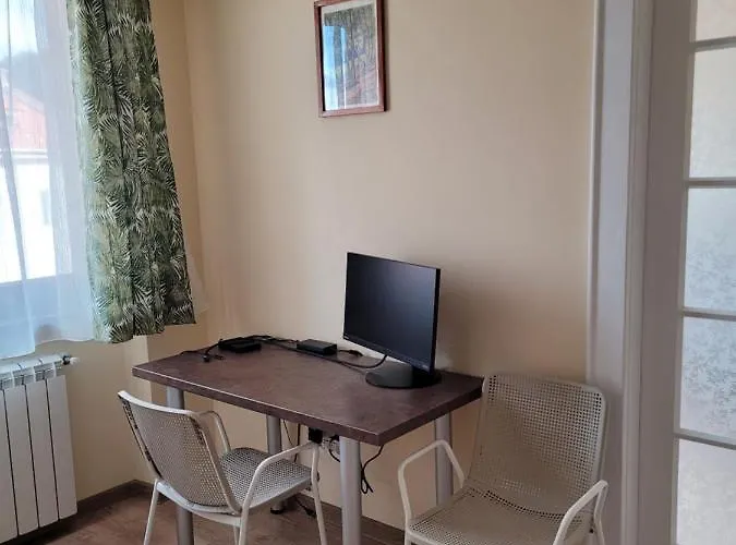 דירה Ema's Vintage Spacious 2 Bedroom With Mountain View *