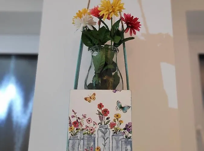 דירה Ema's Vintage Spacious 2 Bedroom With Mountain View