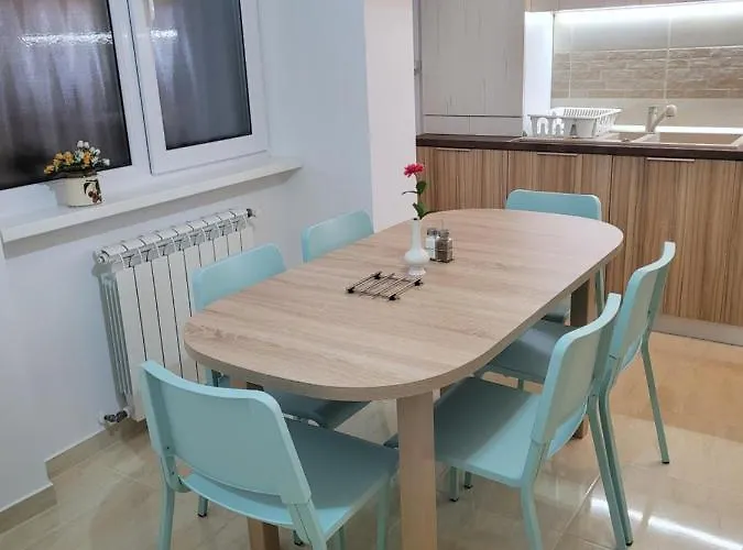 דירה Ema's Vintage Spacious 2 Bedroom With Mountain View בראשוב