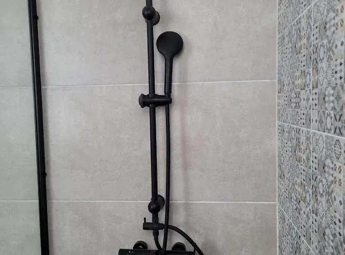 Ema's Vintage Spacious 2 Bedroom With Mountain View Апартаменты