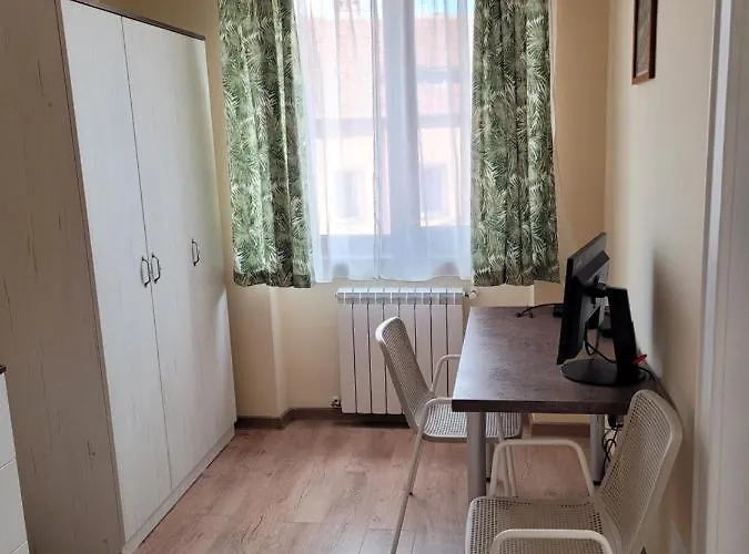Ema's Vintage Spacious 2 Bedroom With Mountain View דירה *
