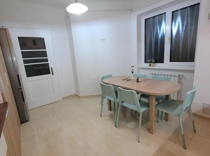 Ema's Vintage Spacious 2 Bedroom With Mountain View Апартаменты *