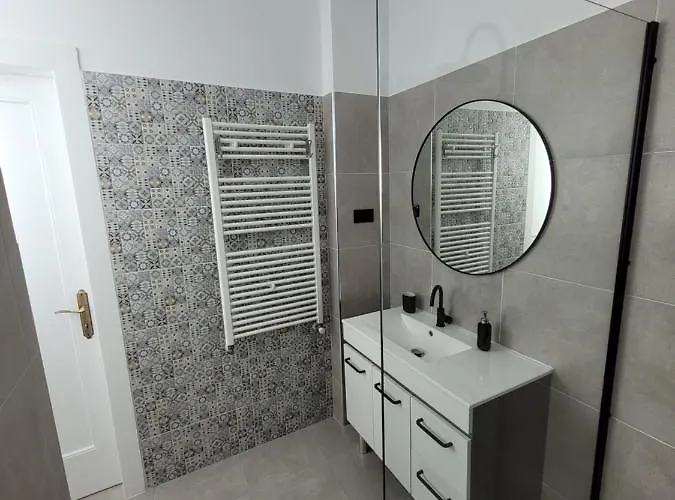 Ema's Vintage Spacious 2 Bedroom With Mountain View Брашов